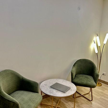 Hotel Limon & Banquet Sector 29, 古尔冈 外观 照片