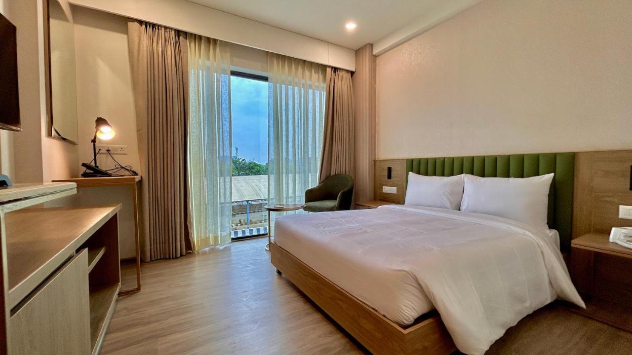Hotel Limon & Banquet Sector 29, 古尔冈 外观 照片