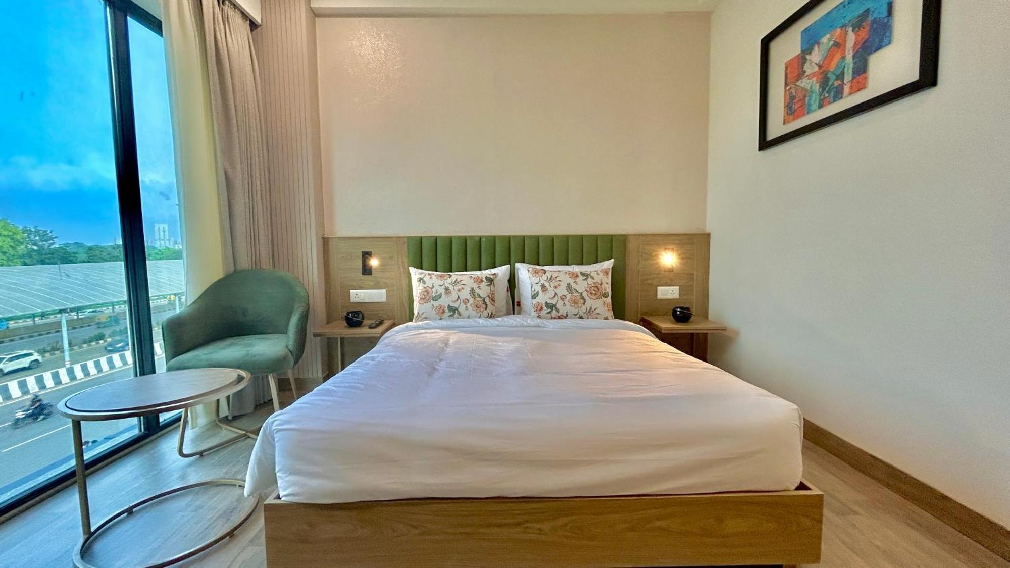 Hotel Limon & Banquet Sector 29, 古尔冈 外观 照片