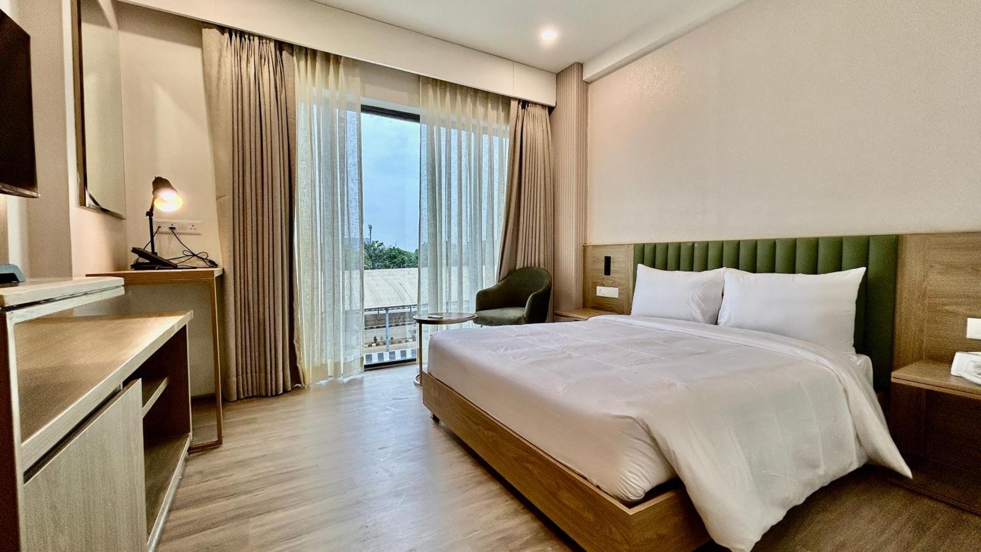 Hotel Limon & Banquet Sector 29, 古尔冈 外观 照片