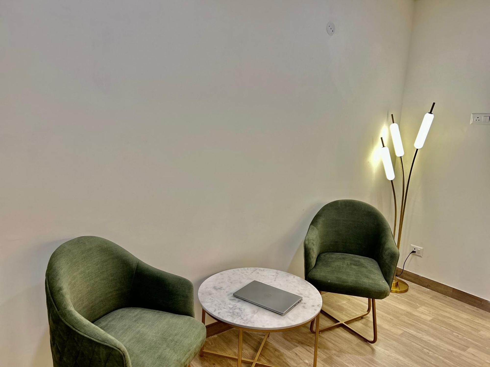 Hotel Limon & Banquet Sector 29, 古尔冈 外观 照片