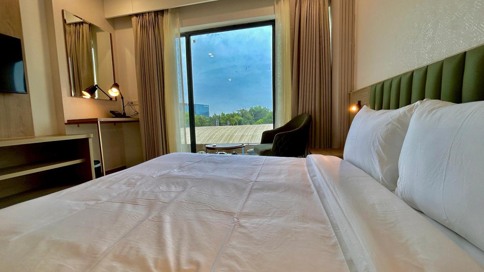 Hotel Limon & Banquet Sector 29, 古尔冈 外观 照片