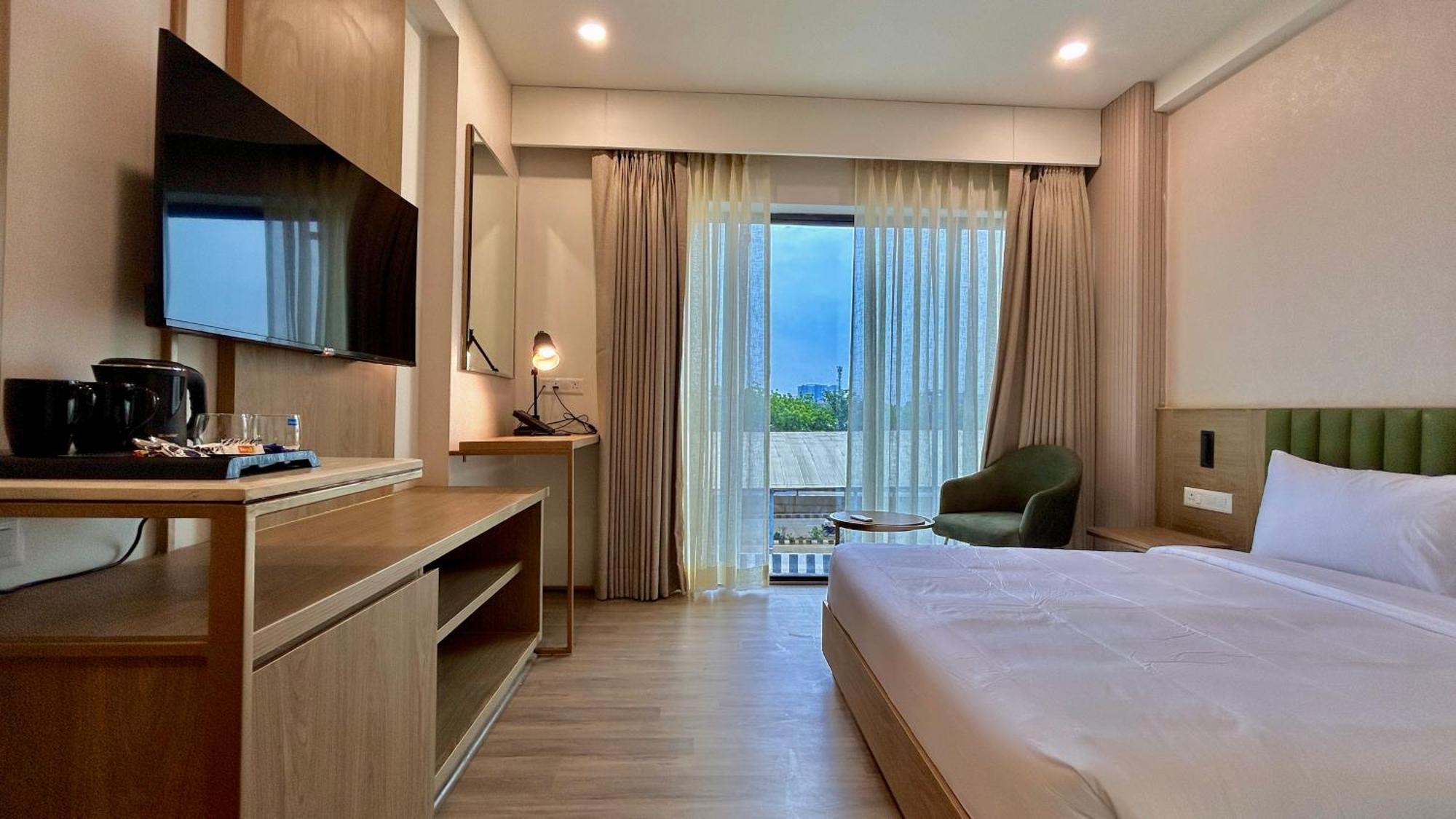 Hotel Limon & Banquet Sector 29, 古尔冈 外观 照片